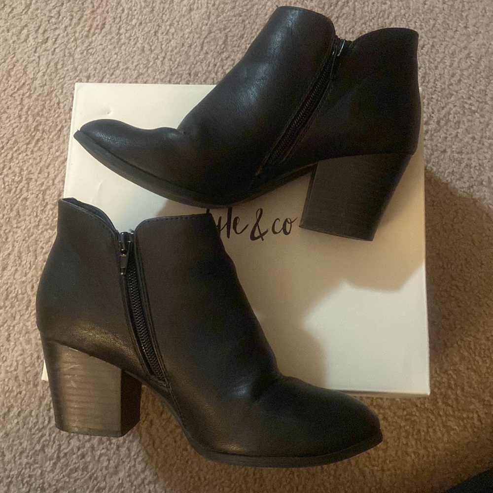 Style & Co's Masrinaa Booties - Black Size 7M - Picture 4 of 8